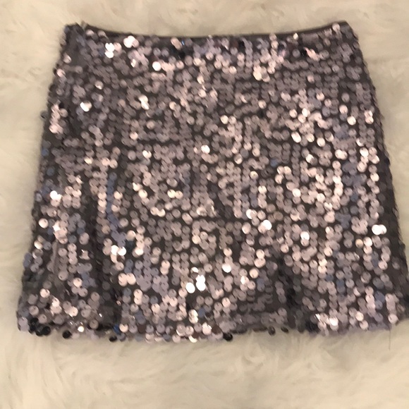 Forever 21 silver sequin skirt size small - Picture 3 of 4